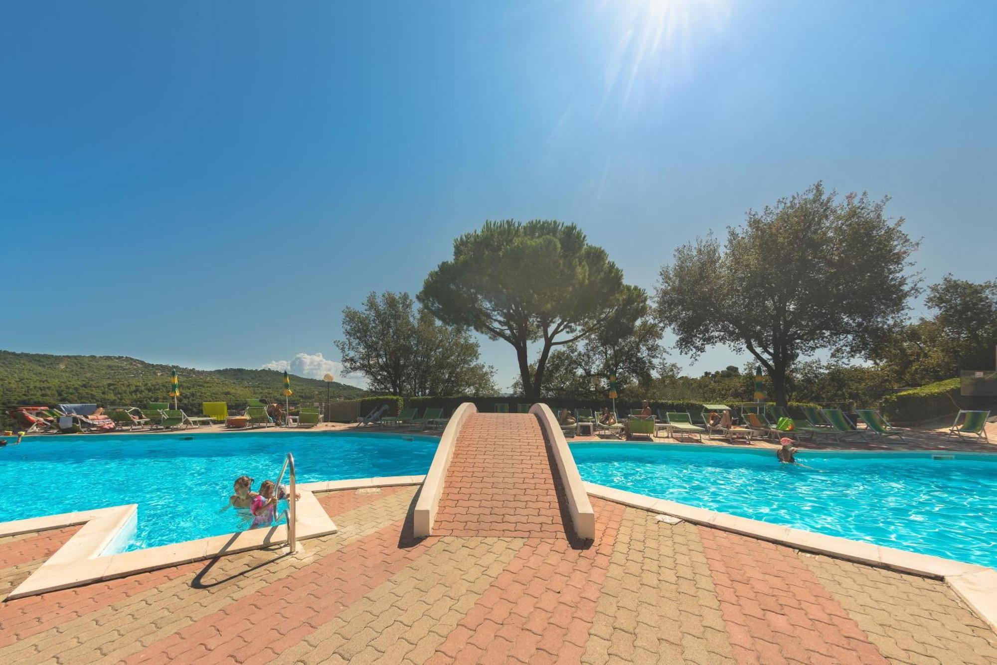 Villino Garden & Pool Hotel Marina dʼMarina dʼAndora Kültér fotó