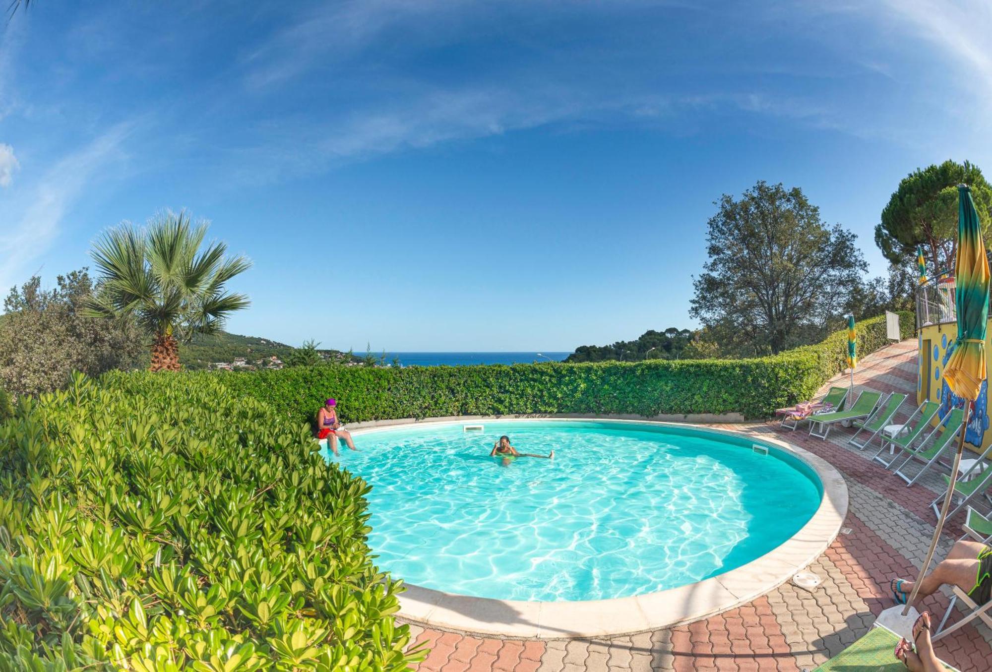 Villino Garden & Pool Hotel Marina dʼMarina dʼAndora Kültér fotó