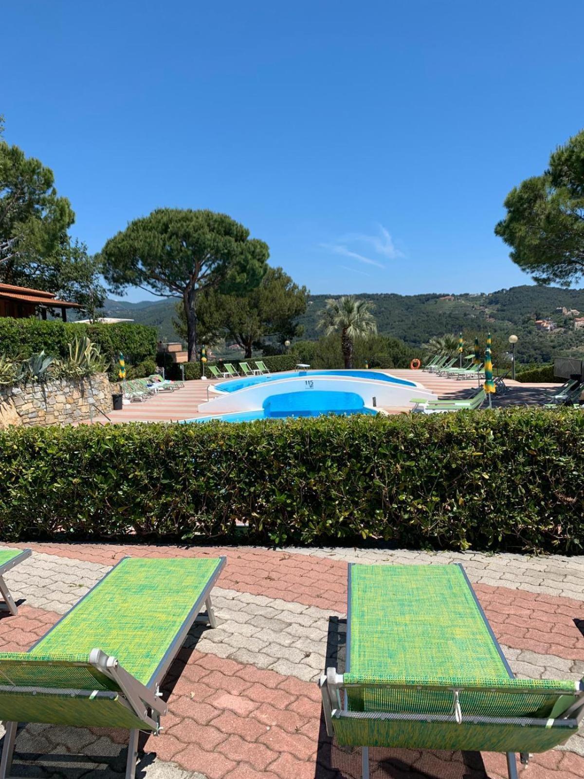 Villino Garden & Pool Hotel Marina dʼMarina dʼAndora Kültér fotó